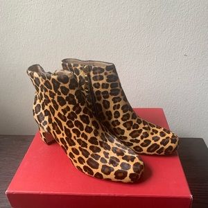 Joan Ollof
AERON LEOPARD HAIR CALF
